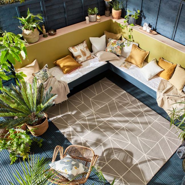 Everything you need to know about Outdoor Rugs